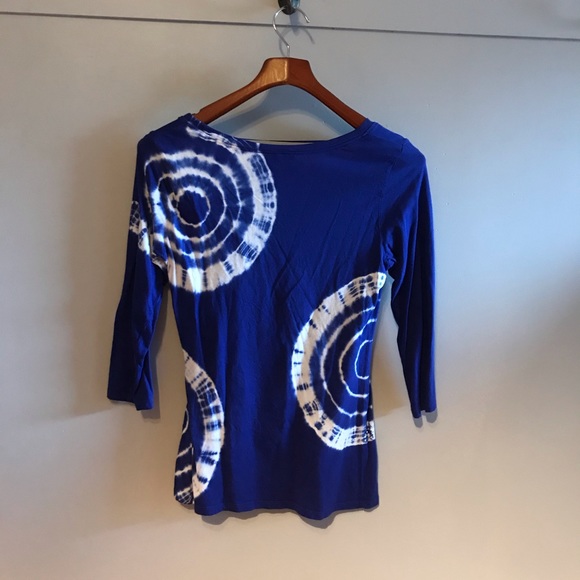 purple tie dyed pattern 3/4 length  sleeved tee. - Picture 2 of 5